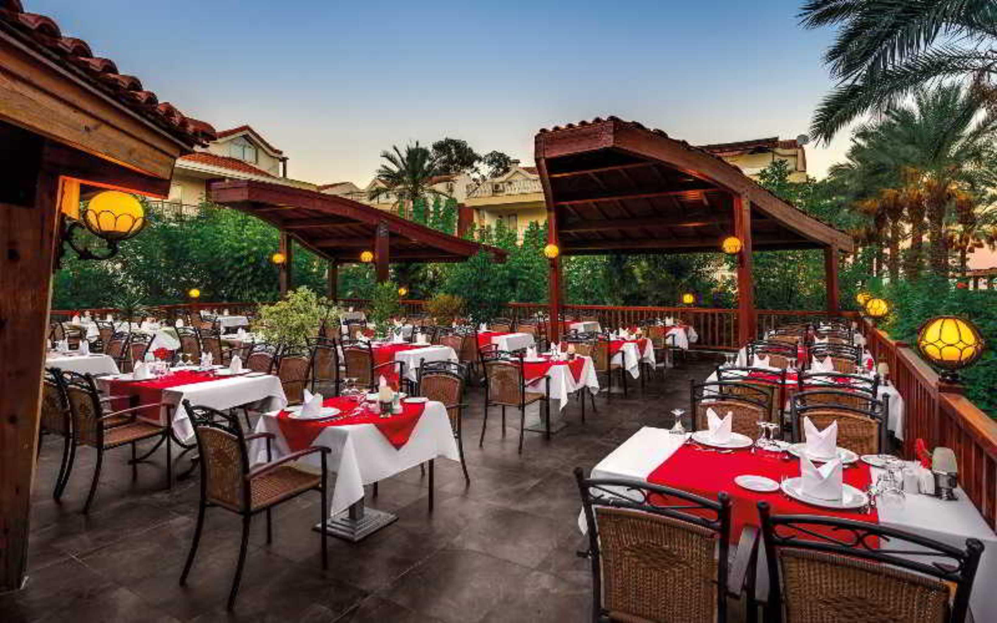 Crystal Aura Beach Resort & Spa Kemer Esterno foto
