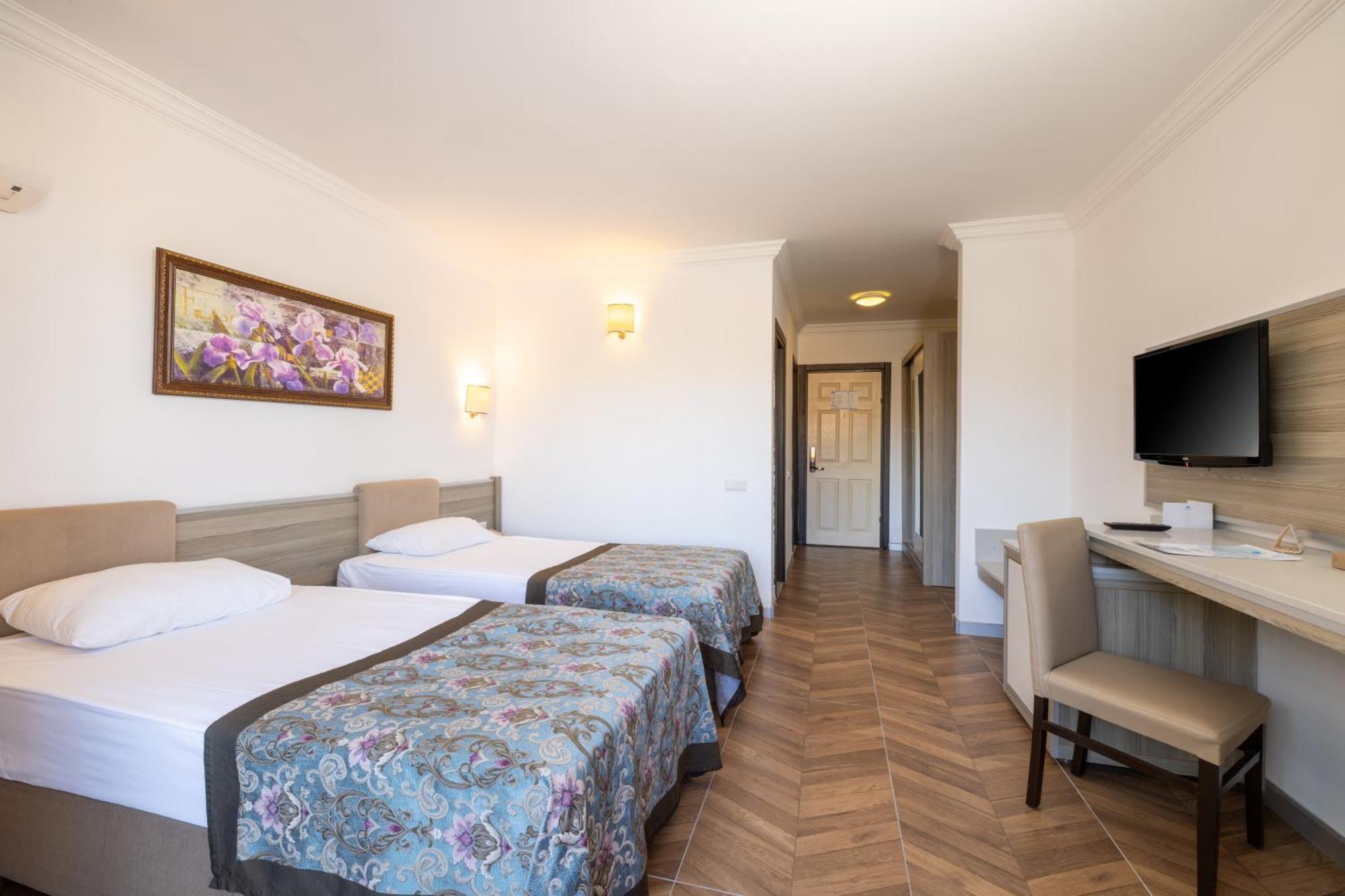 Crystal Aura Beach Resort & Spa Kemer Esterno foto