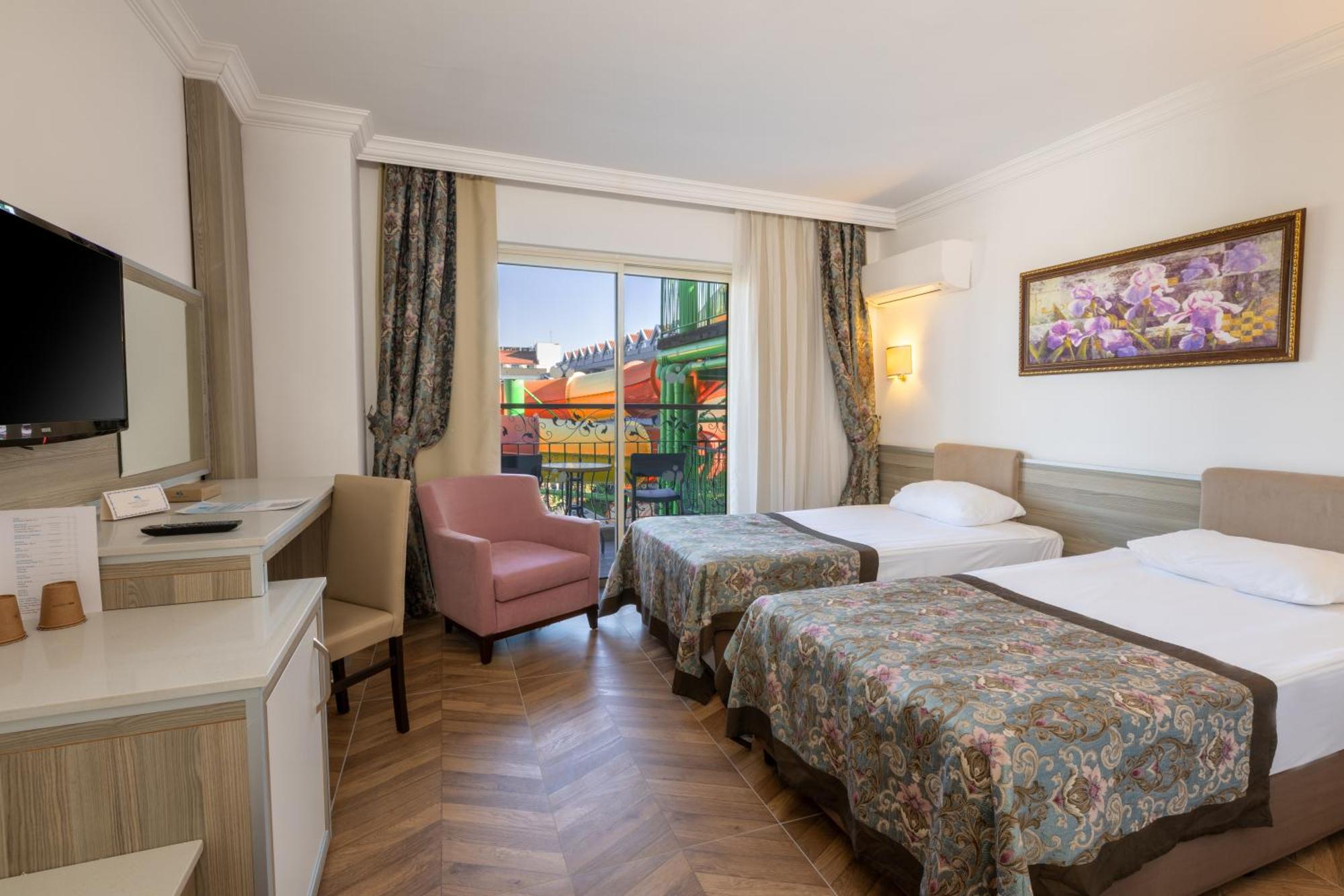 Crystal Aura Beach Resort & Spa Kemer Esterno foto