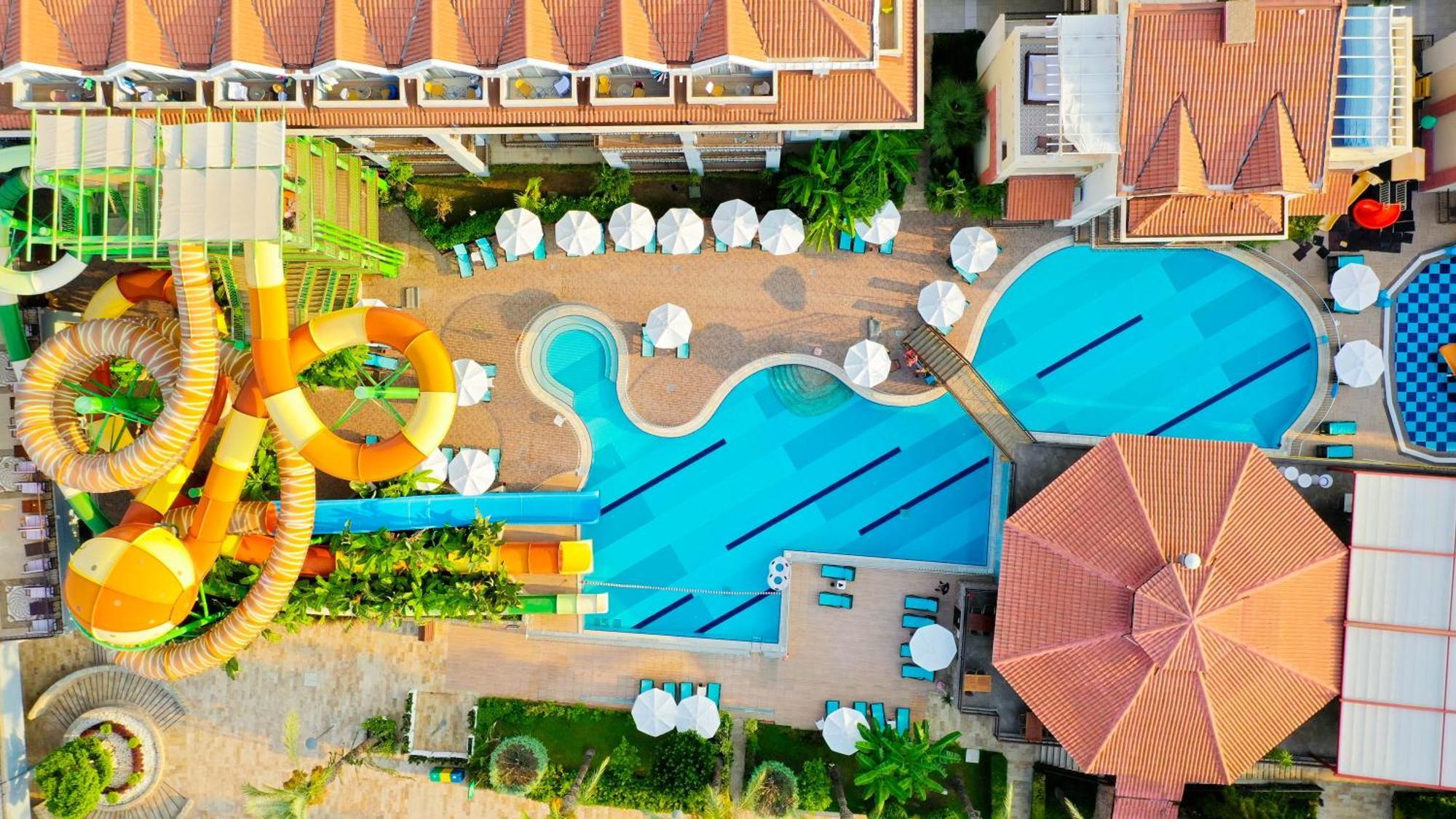 Crystal Aura Beach Resort & Spa Kemer Esterno foto