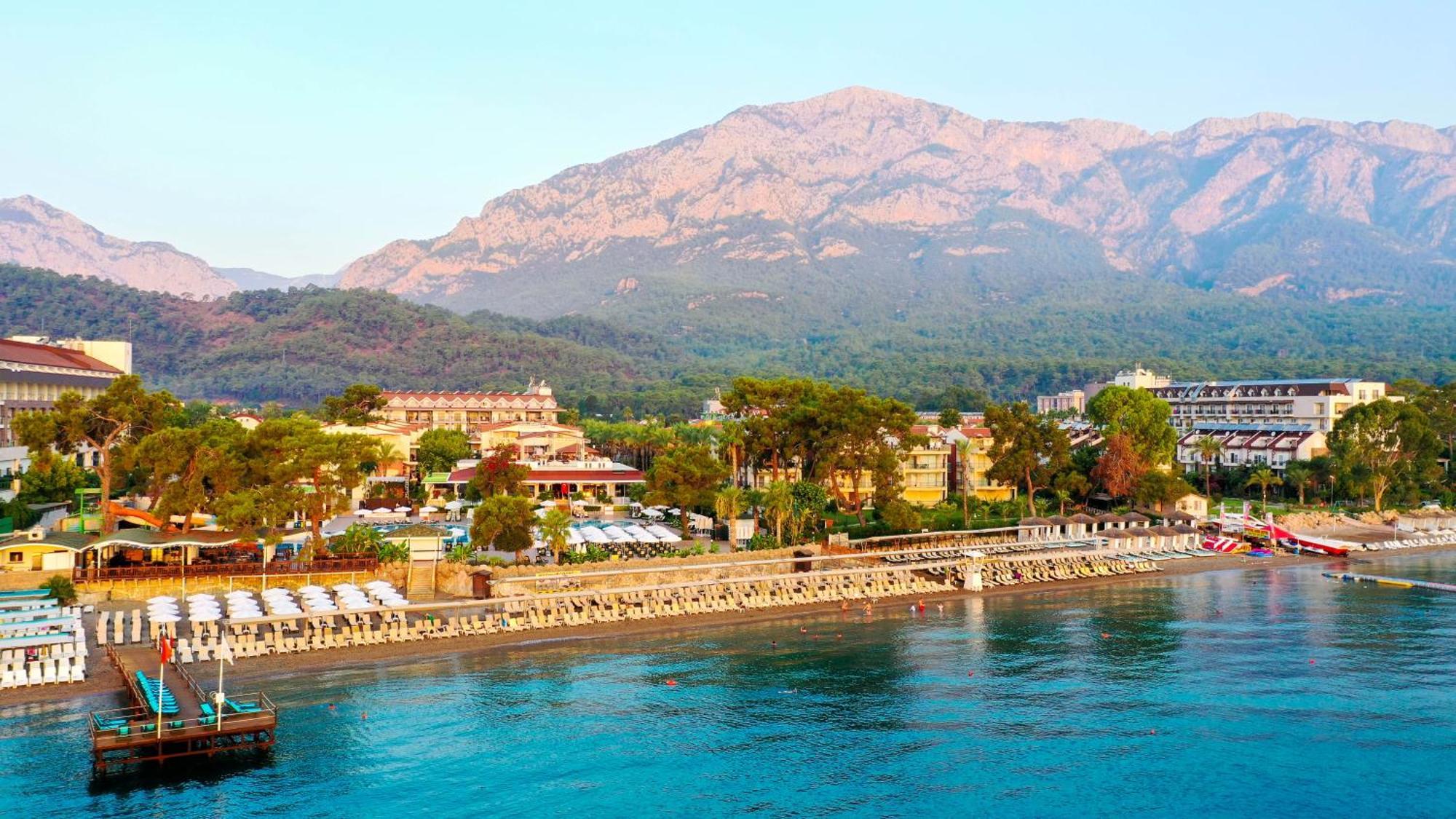 Crystal Aura Beach Resort & Spa Kemer Esterno foto
