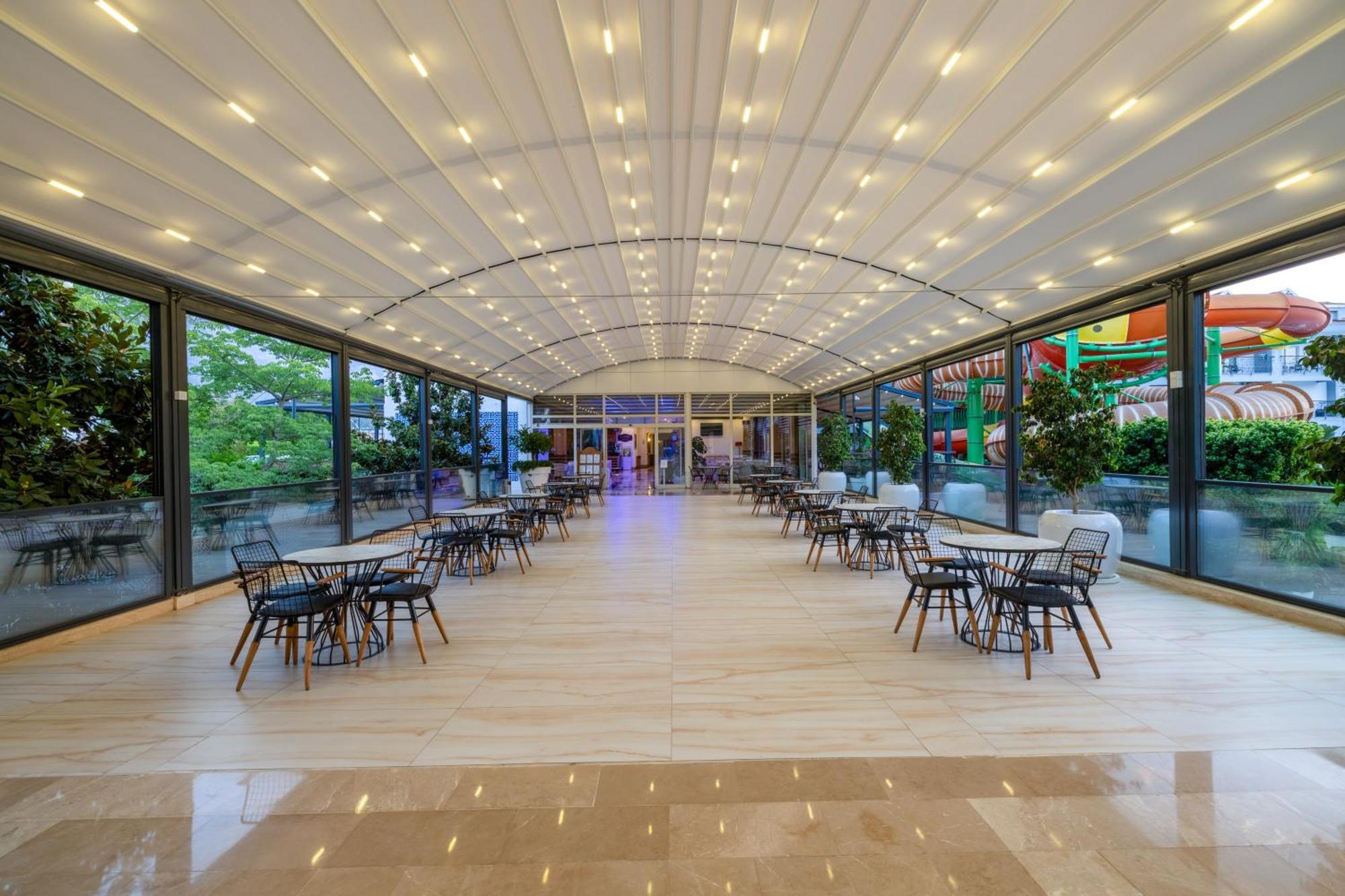 Crystal Aura Beach Resort & Spa Kemer Esterno foto